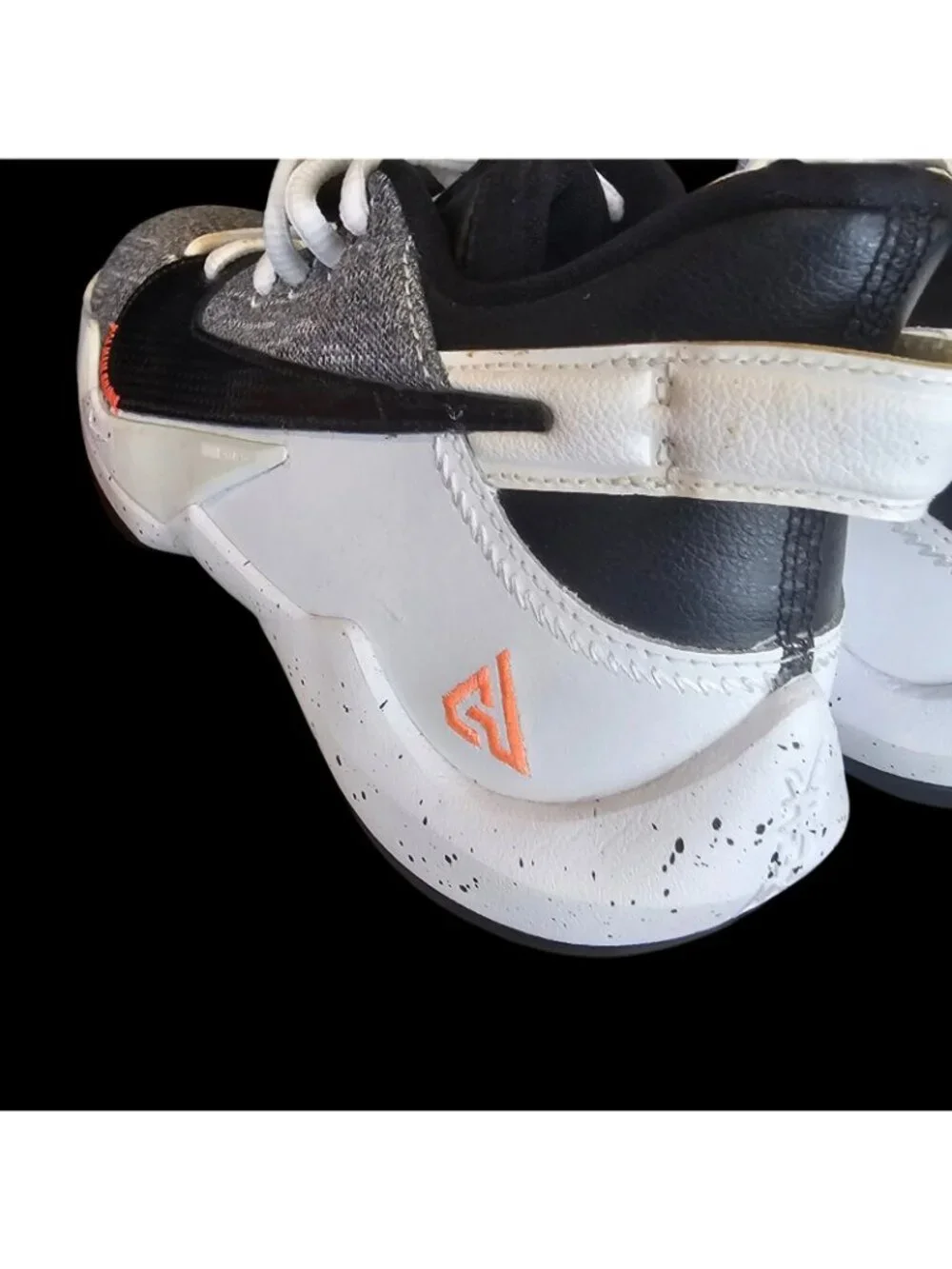 Nike Kids Grade School Zoom Freak 2 Basketball Shoes Size 5.5Y Sneakers